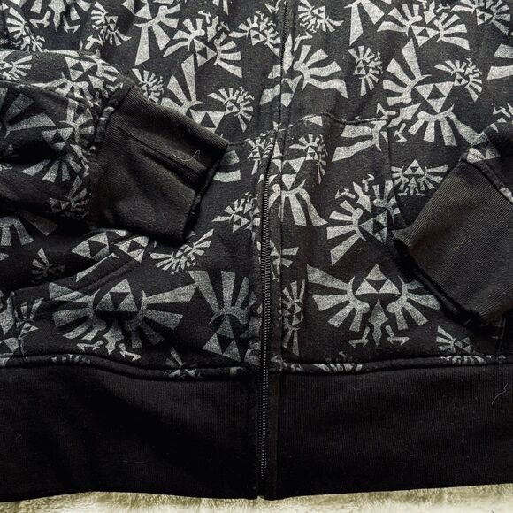 Legend of Zelda Twilight Princess AOP Hylian Crest Black Zip Hoodie XS RARE - Picture 4 of 14